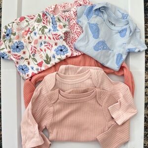 Lot of 6 Nb Onesies, cloud island and carters